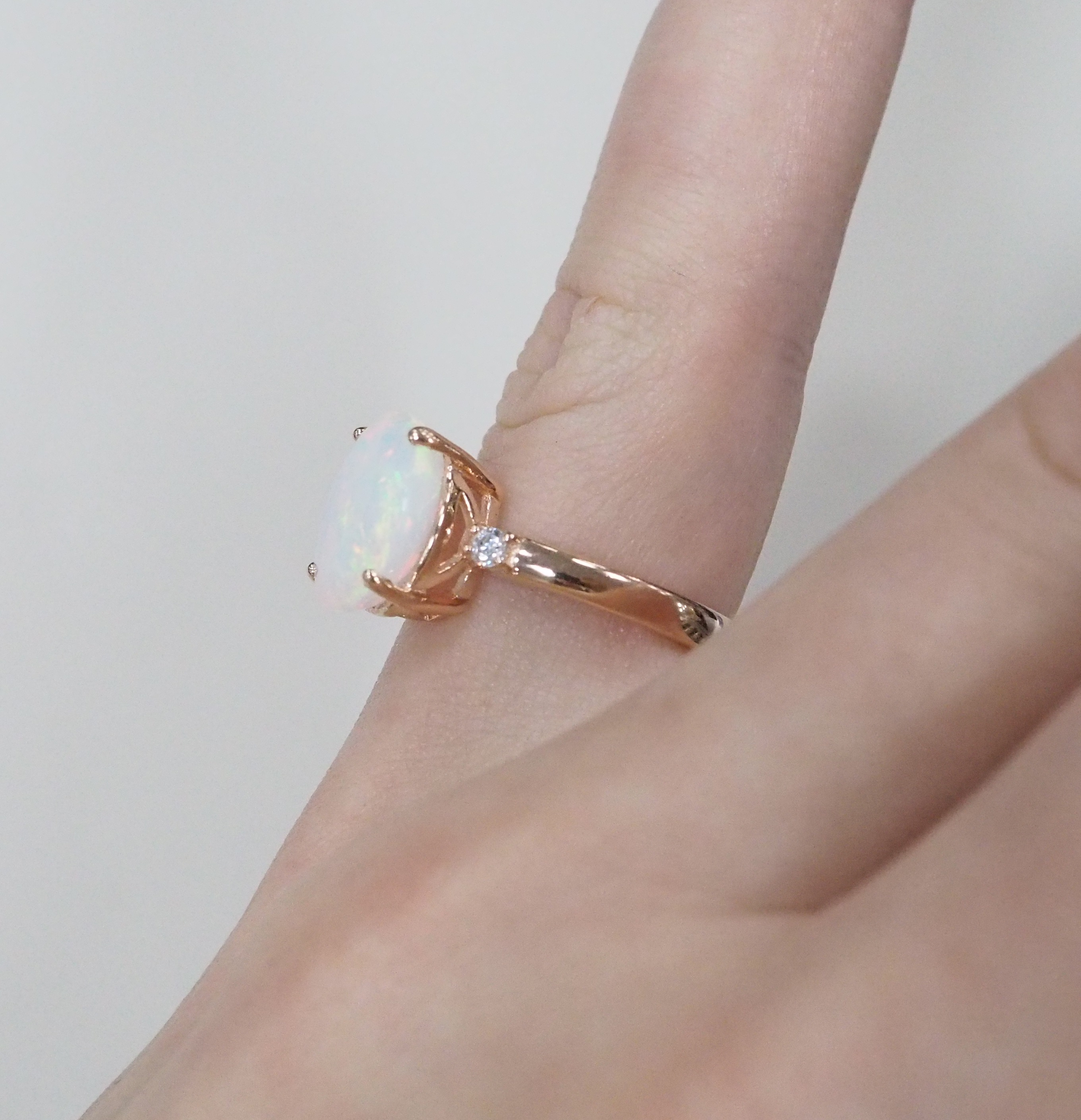 Серебряное кольцо с опалом